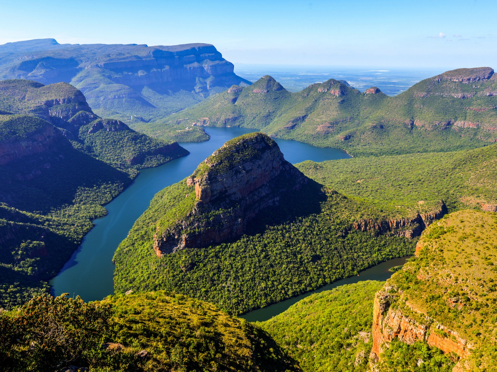 Frodig og bjergrig natur ved Blyde River Canyon i Sydafrika