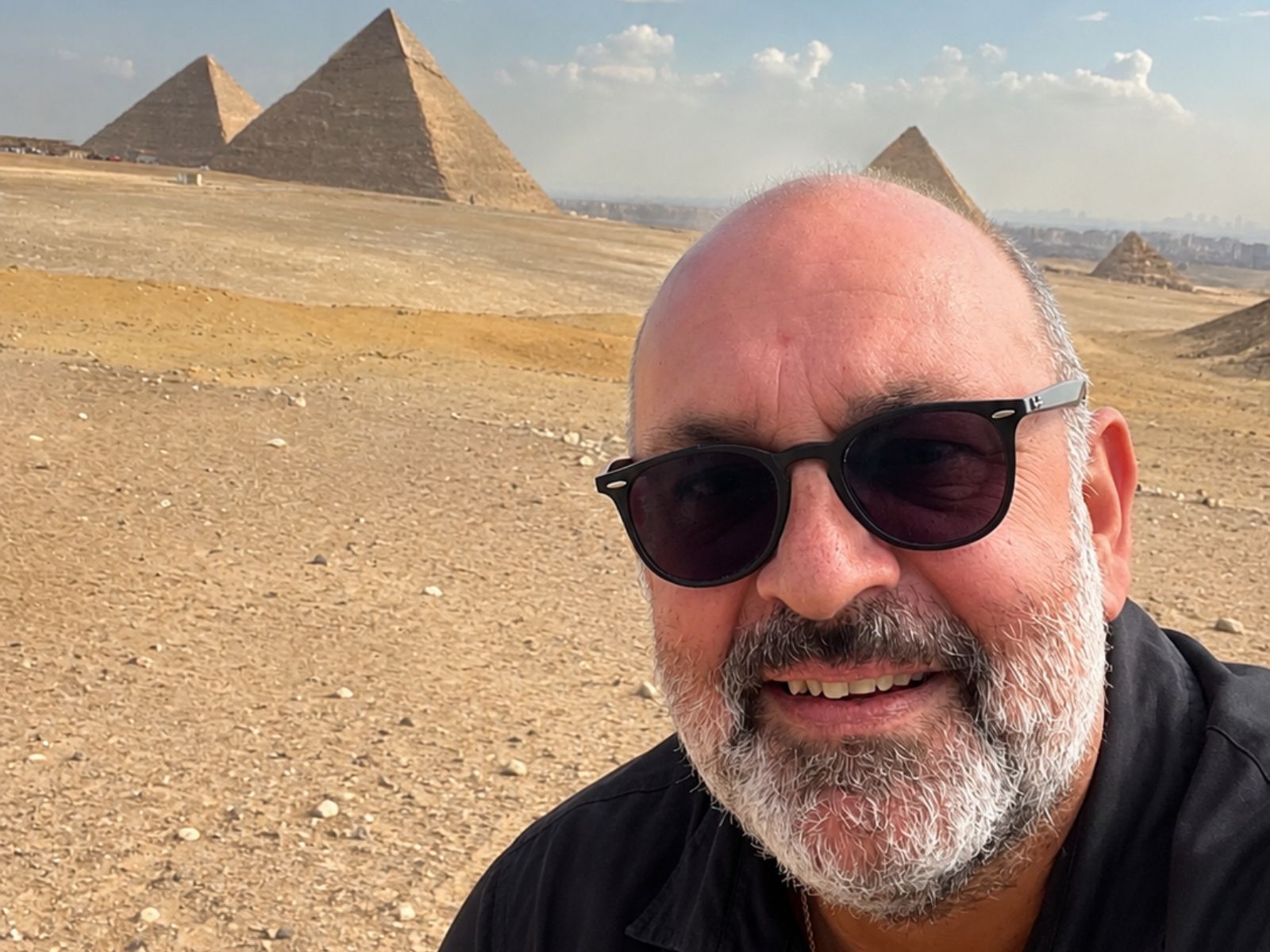 Rejseleder Christian Rosenberg på en af sine mange rejser til Egypten – her på Giza-plateauet