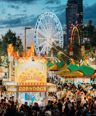 Calgary Stampede tivoli ved aftentid. Foto: Calin Charles, Tourism Calgary Calgary Stampede tivoli ved aftentid. Foto: Calin Charles, Tourism Calgary