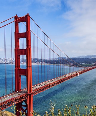 Golden_Gate_Bridge_San_Francisco_iStock-1032660218_323-390