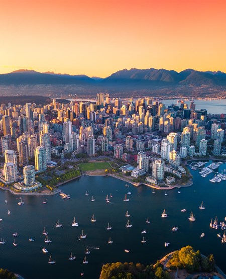 Vancouver_skyline_CA_iStock-1453719077_450-555