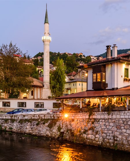 Sarajevo_by_night_iStock-1064454082_450-555