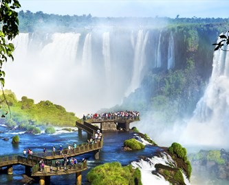 Iguazu_Falls_78597551_333-270
