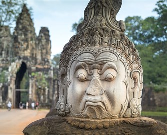 6_-_Stenhoved_ved_Angkor_Wat_i_Cambodia_333-270