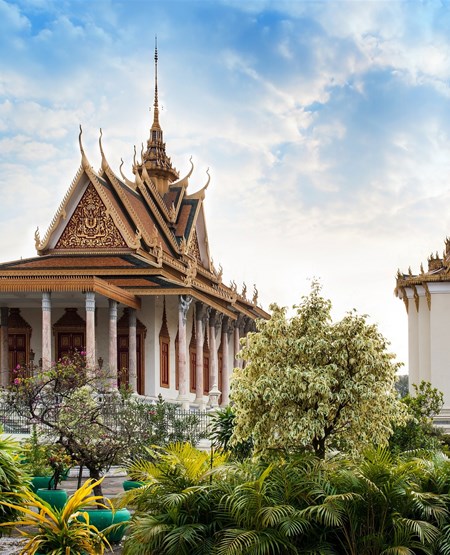Silver_Pagoda_Phnom_Penh_iStock-485169393_450-555