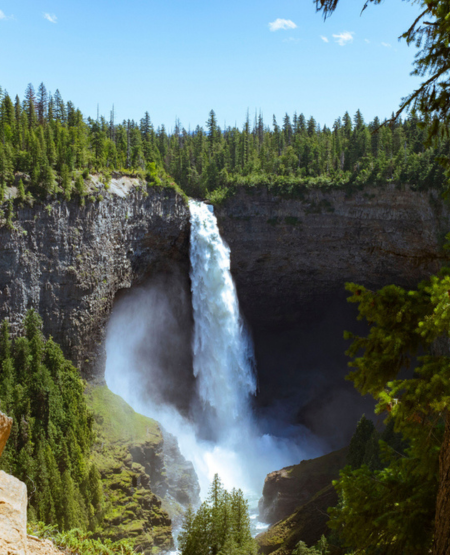 Vandfald i Wells Gray Provincial Park, Canada