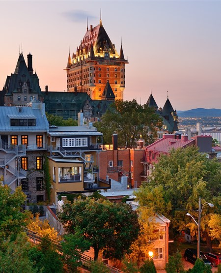 Solnedgang_Quebec_City_Chateau_Frontenac__iStock-526215999_450-555