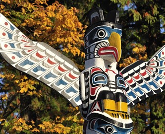 Totem_Poles_Stanley_Park_Vancouver_BC_iStock-480916038_333-270