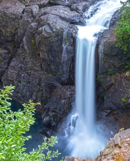 Elk Falls Provincial Park, Canada Vandfald i Elk Falls Provincial Park, Campbell River, Vancouver Island, Canada