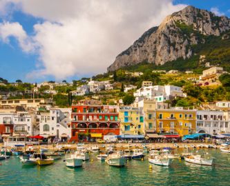 By og havn i Capri