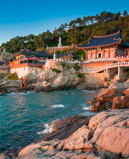 Det spektakulære Haedong Yonggungsa-tempel, Busan, Sydkorea Det spektakulære Haedong Yonggungsa-tempel, Busan, Sydkorea