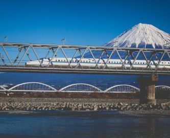 Shinkansen_Fuji_333x270