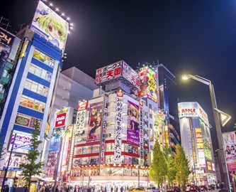 Tokyos_lysende_neon_333-270