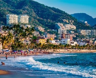 Strand og havnepromenade i Puerto Vallarta, Mexico Strand og havnepromenade i Puerto Vallarta, Mexico
