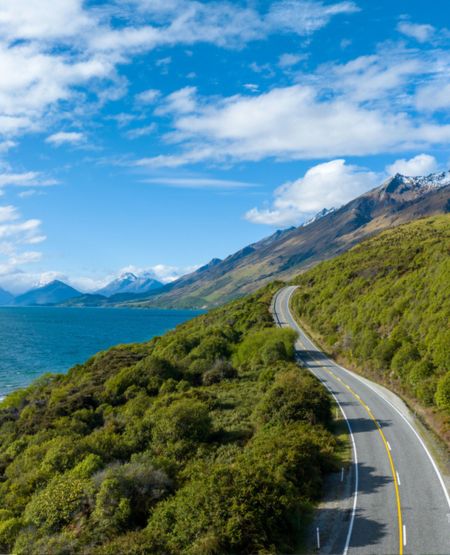 Snoet vej ved Queenstown, New Zealand