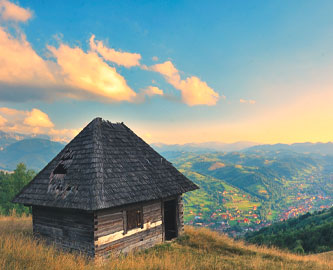 Bjerghytte nær Brasov, Rumænien Bjerghytte nær Brasov, Rumænien