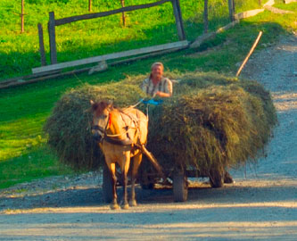Uden for storbyerne lever mange et traditionelt liv Uden for storbyerne lever mange et traditionelt liv