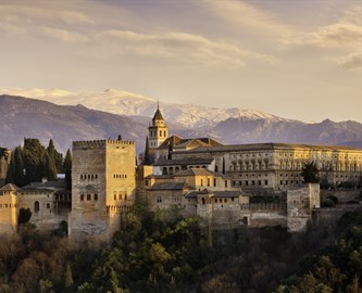 Alhambra_Palads_Granada_iStock-182727232_333-270