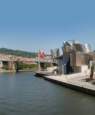 Guggenheim_Bilbao_iStock-479331574_323-390