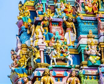Farverigt_udsnit_af_tempel_Colombo_Sri_Lanka_333-270