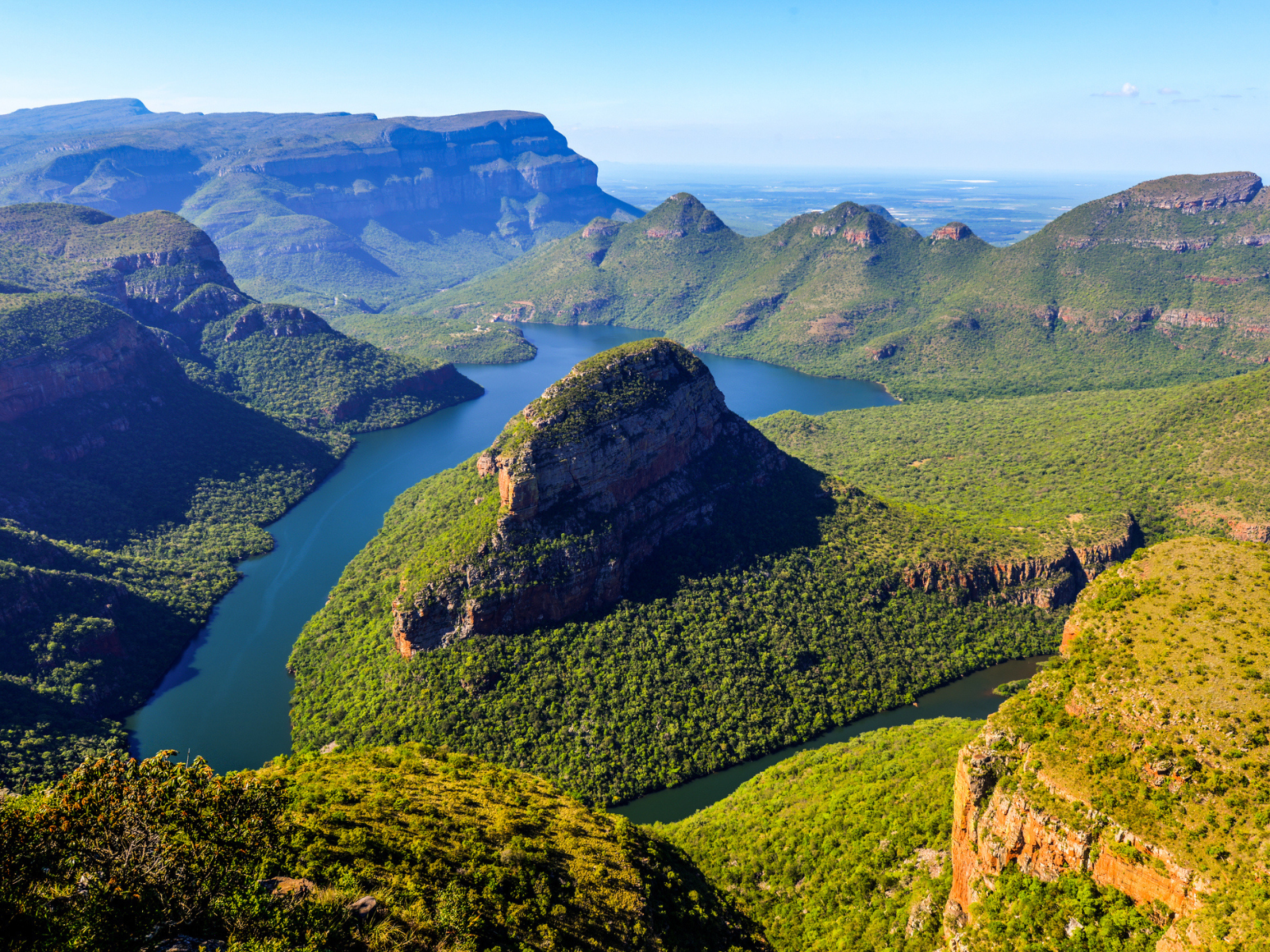 Frodig og bjergrig natur ved Blyde River Canyon i Sydafrika