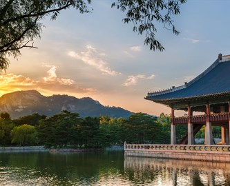 Gyeongbokgung_Palace-516351655_333-270
