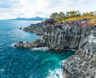 Jusangjeolli-klipperne på kysten af Jeju Island