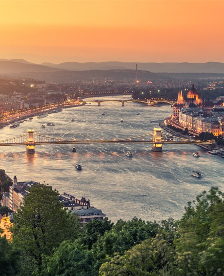 Budapest_solnedgang_iStock-529132070_450-555