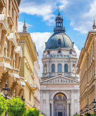 Ungarske_parlament_iStock-1190068340_323-390
