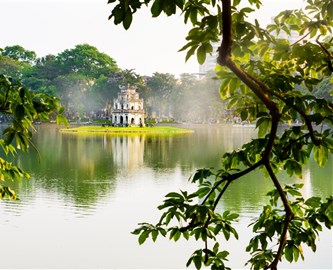 Hoan_Kiem_Lake_Hanoi_-_iStock-1053497302_333-270