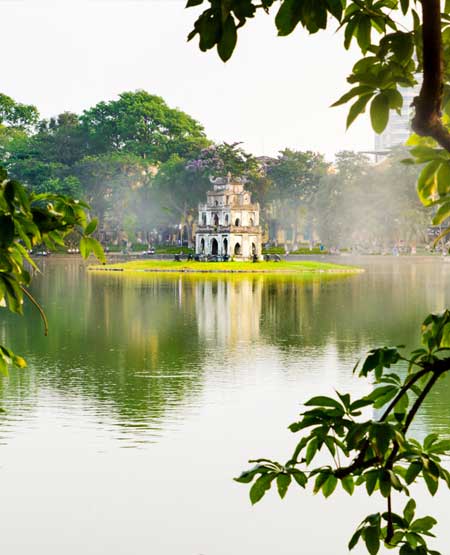 Udsigt til søen Hoan Kiem i Vietnam