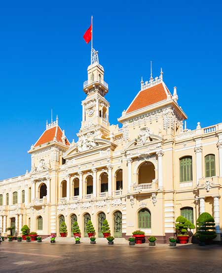 Udsigt til fronten på City Hall or Peoples Committee i Ho Chi Minh