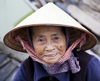 Vietnam_Woman_iStock-157982928_333-270