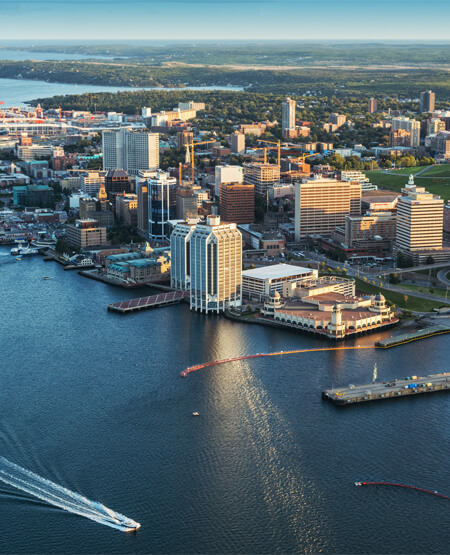 Udsigt over Havnen og byen Halifax i Canada