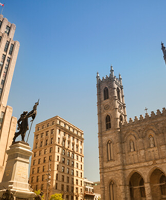 Notre Dame kirken i den gamle bydel i Montreal