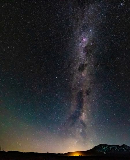 Mælkevejen og stjernehimmel over Mount Ruapehu i Tongariro National Park