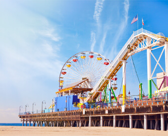 Santa Monica Pier forlystelse på stranden i Californien