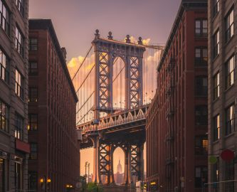 Brooklyn Bridge i aftenbelysning