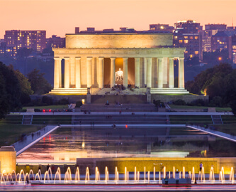 Lincoln Memorial huset i solnedgang i Washington D.C.