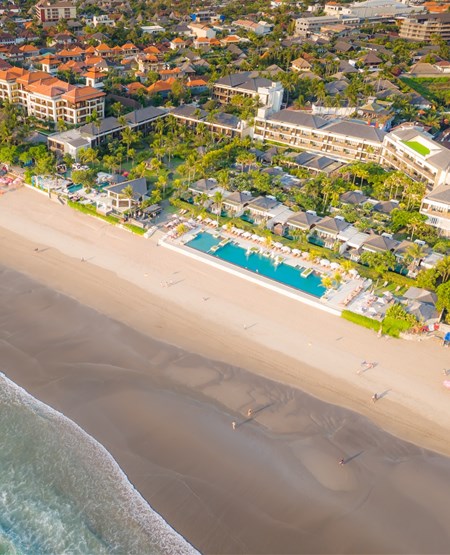 Luftfoto over Seminyak Stranden på Bali