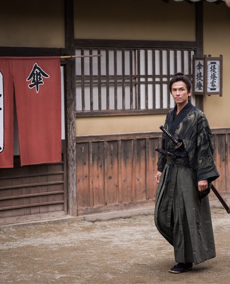 Samurai med sværd i Kanazawa, Japan