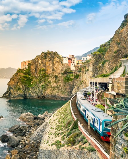 Togrejse langs Middelhavets kyster fra Spanien til italien Togrejse langs Middelhavets kyster fra Spanien til italien